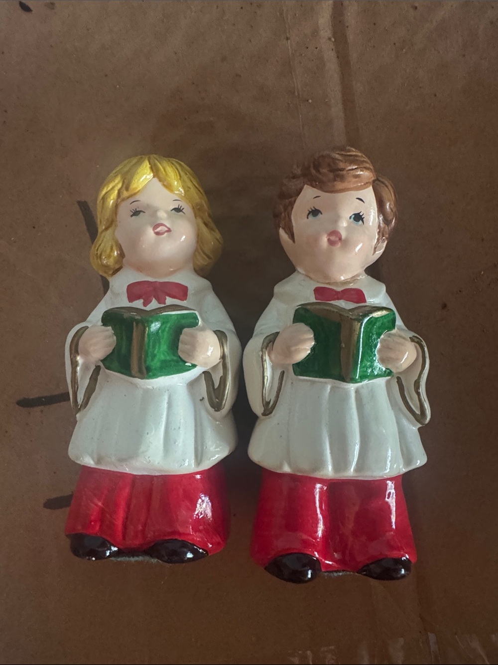Choir Children Ceramic Figurines in White, Red and Green - Unbranded